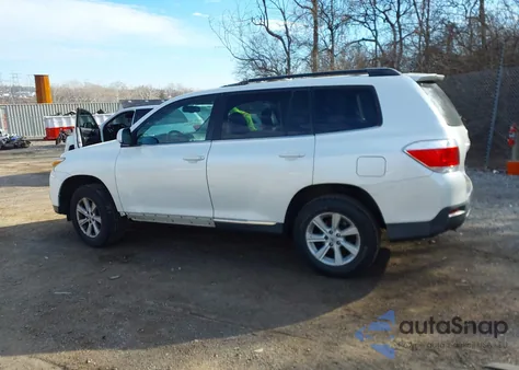 2011 Toyota Highlander Se V6 z USA, uszkodzony, nr VIN 5TDBK3EH3BS052452